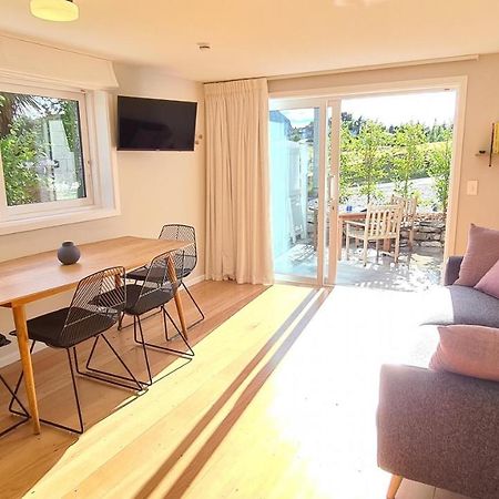 Kowhai Apartment - Private Opposite Golf Course Central Wanaka Exterior photo
