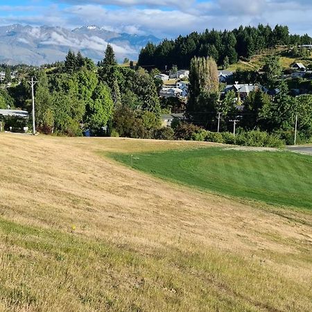 Kowhai Apartment - Private Opposite Golf Course Central Wanaka Exterior photo